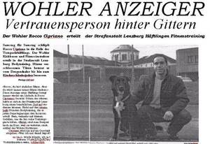 Rocco Cipriano, im Bild mit seinem Hund Bug. Er erteilt seit 1997 in der Strafanstalt Lenzburg Bodytraininglektionen